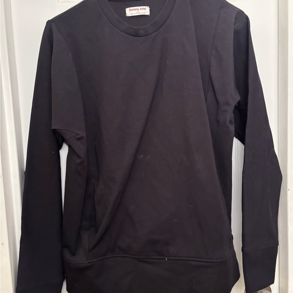 🍍2 for $20! Tommy John Black Sweatshirt